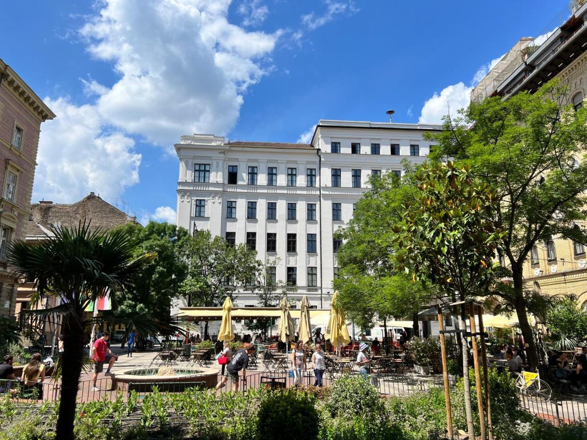 Cedar Inn Budapest - Palace District Exterior photo